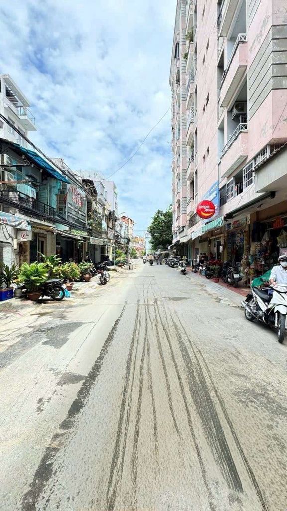 Rent an apartment in the residence tomorrow, 11-13 trieu-two bedrooms-trucks.