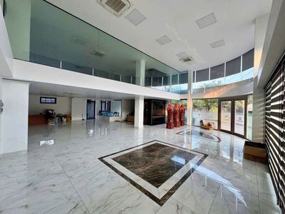 Ten feet to rent, five floors to build, new air elevator 100%.