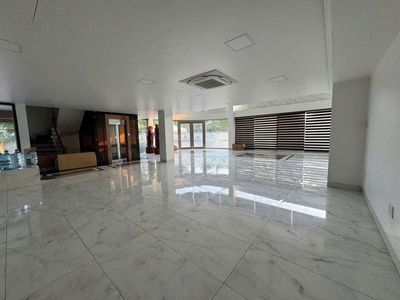 Ten feet to rent, five floors to build, new air elevator 100%.