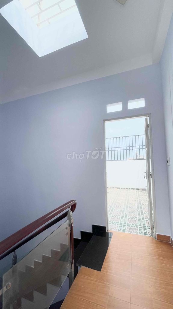 Four-story-four-story bedroom in the house.