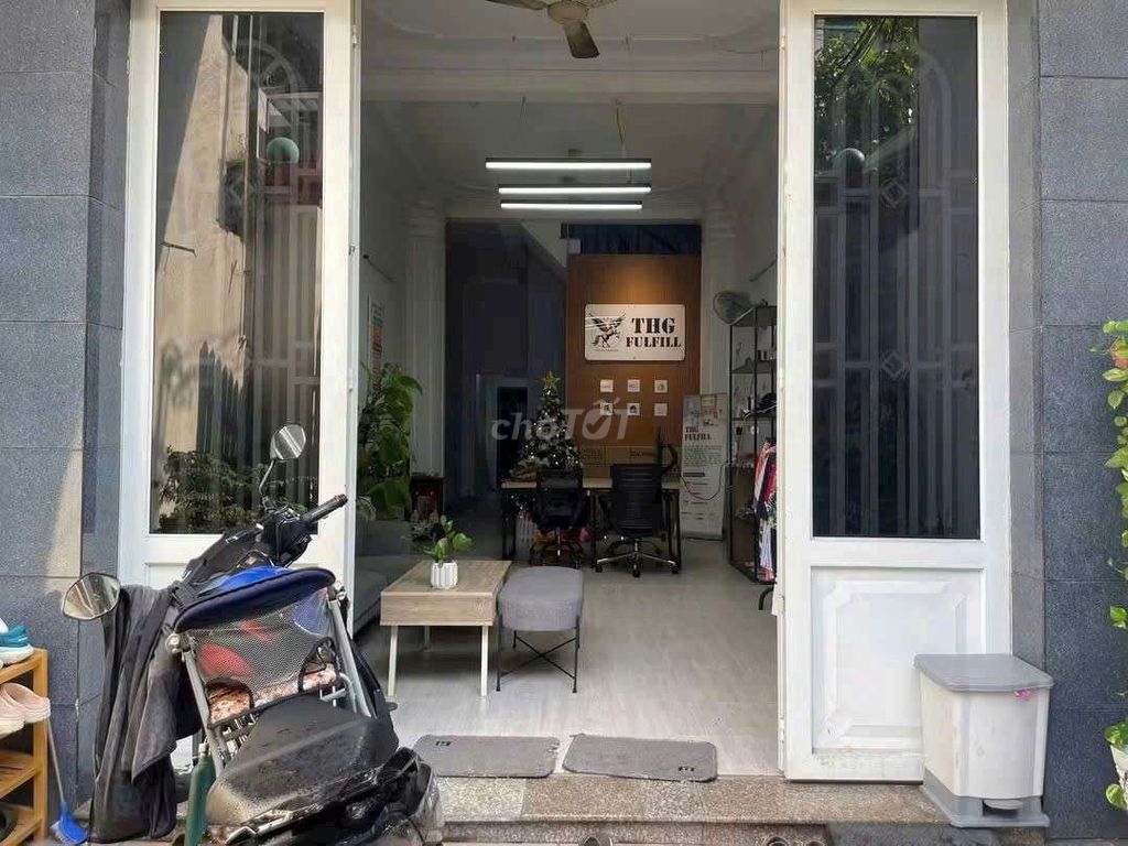 Rent house 200 M2 2 floors front track container 4 bedroom 5