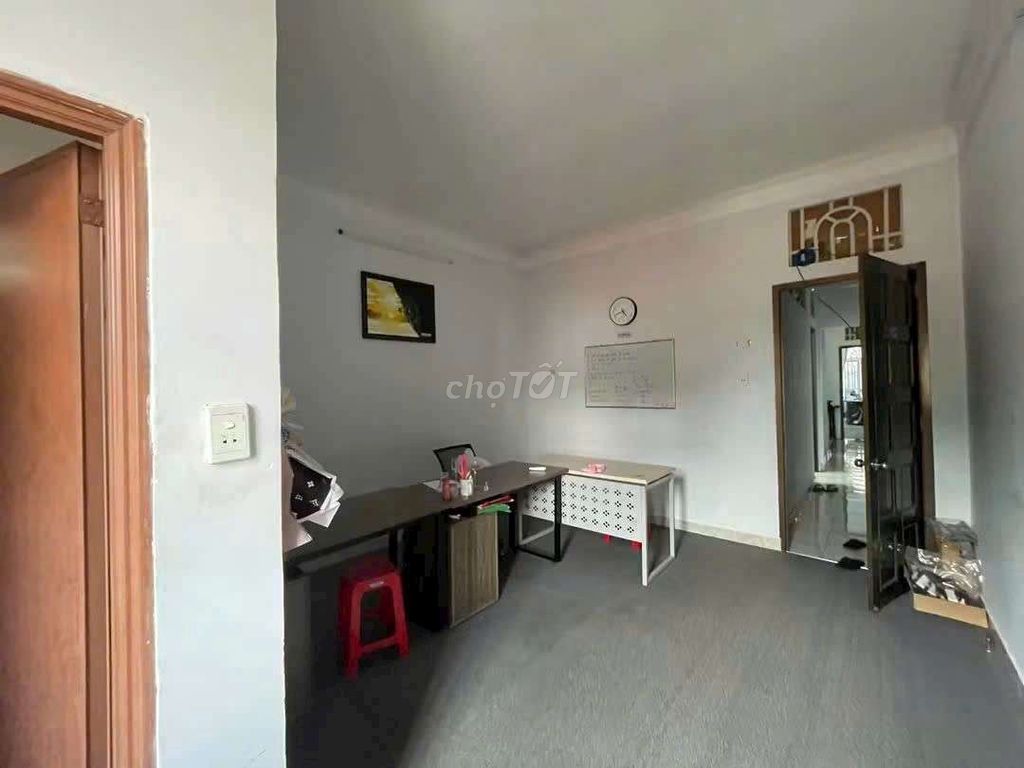 Rent house 200 M2 2 floors front track container 4 bedroom 5