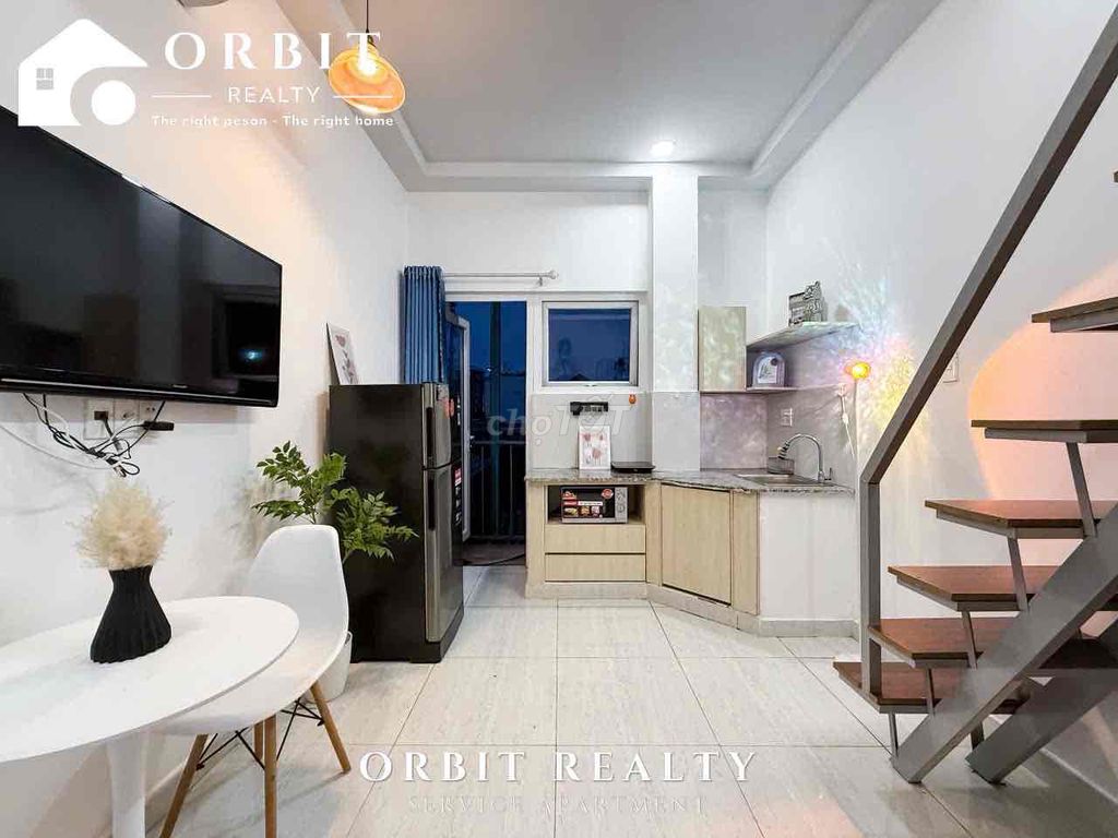 The penthouse bandol right near the market.