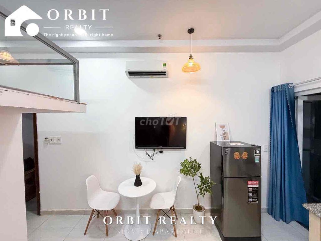 The penthouse bandol right near the market.