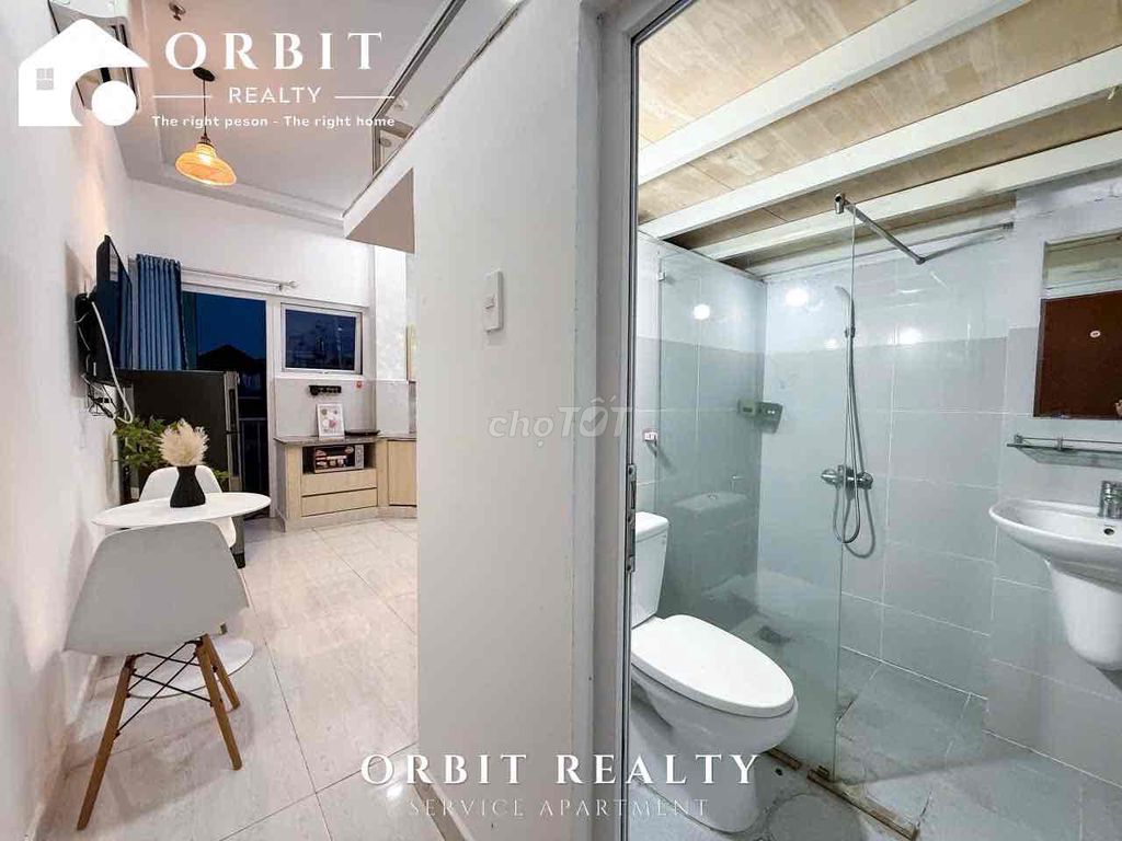 The penthouse bandol right near the market.
