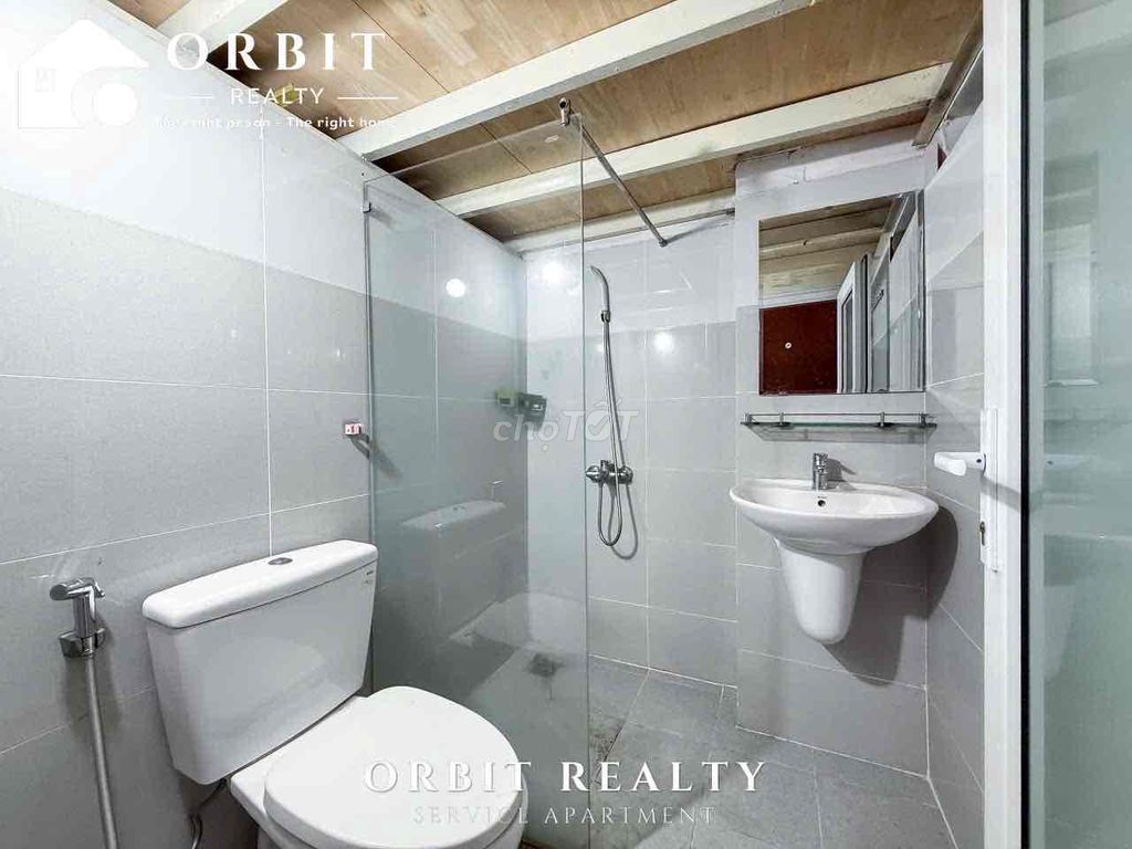 The penthouse bandol right near the market.