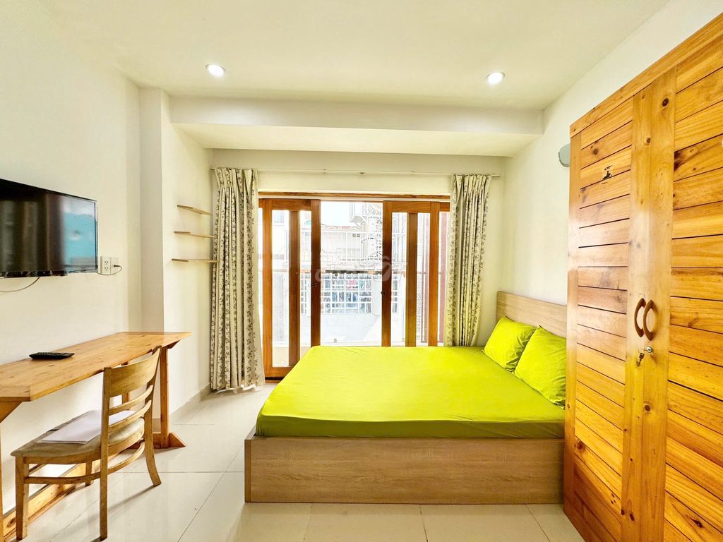 The cool balcony apartment at the Tan Son First Airport