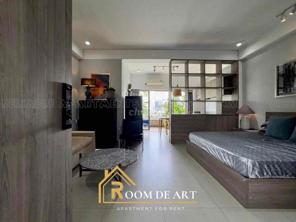 Rent a mini apartment as penthouse 4th district.