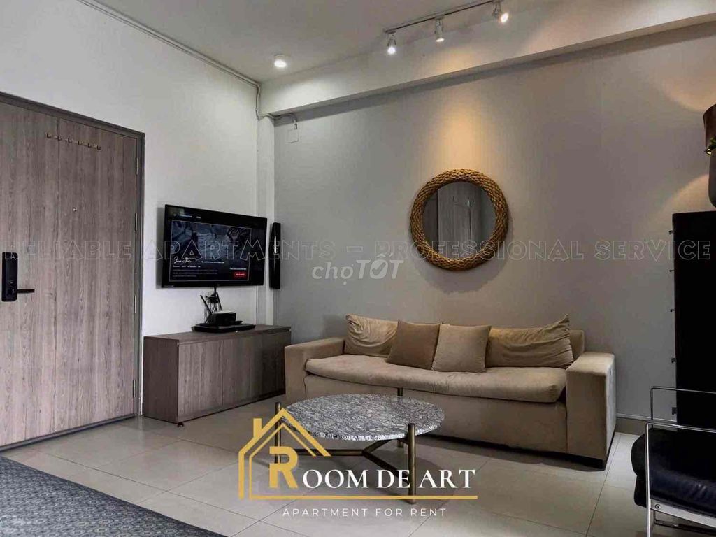 Rent a mini apartment as penthouse 4th district.