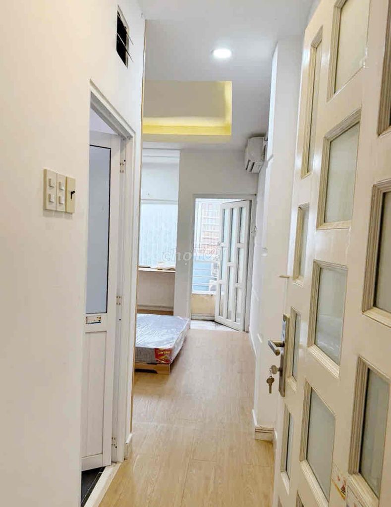 The original house. Videos and actual images are 100%. Two main bedrooms. A spare bedroom. Three toilets.