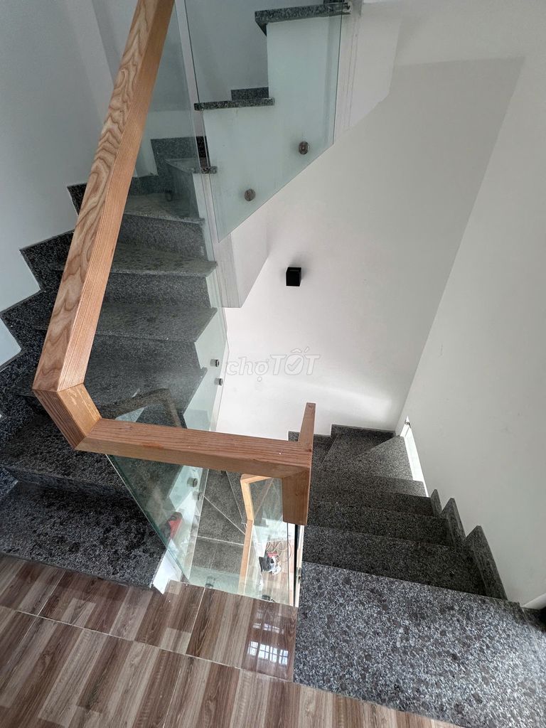 Rent the entire 1.Chu Văn An, bt, 5XM, 3 floors, 100 percent new.
