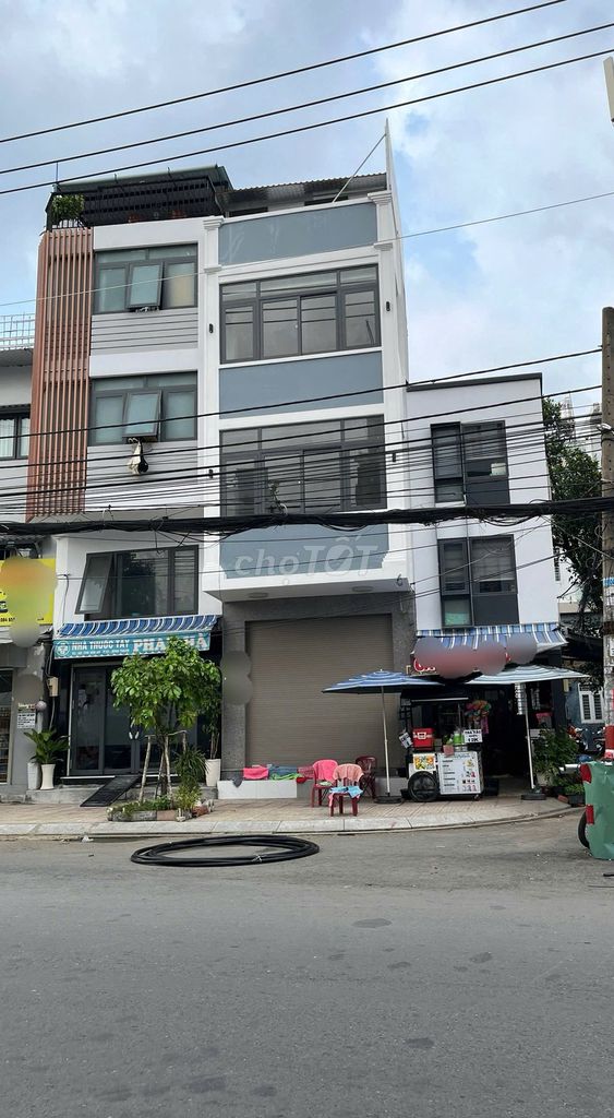 Rent the entire 1.Chu Văn An, bt, 5XM, 3 floors, 100 percent new.