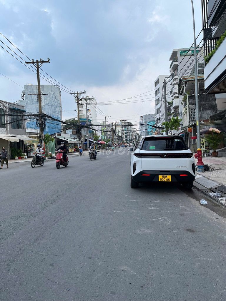 Rent the entire 1.Chu Văn An, bt, 5XM, 3 floors, 100 percent new.
