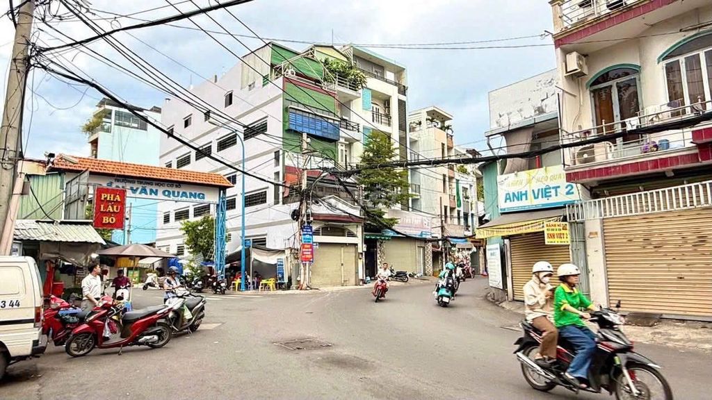 Ni Sư Huỳnh Liên.6 x26 m - Corner 2 m