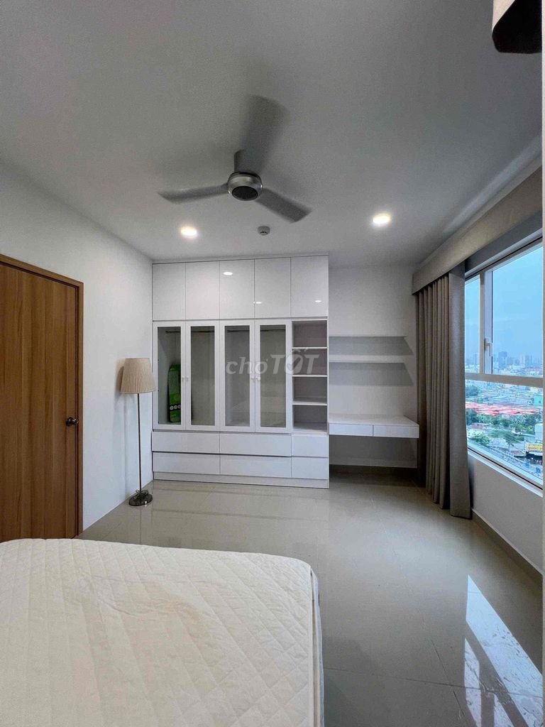Renting Sunrise CityView District 7h:
