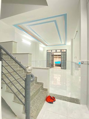 Rent a nice house. A South Long An Lạc 10 million 4 x 16th floor, third floor sleeping.