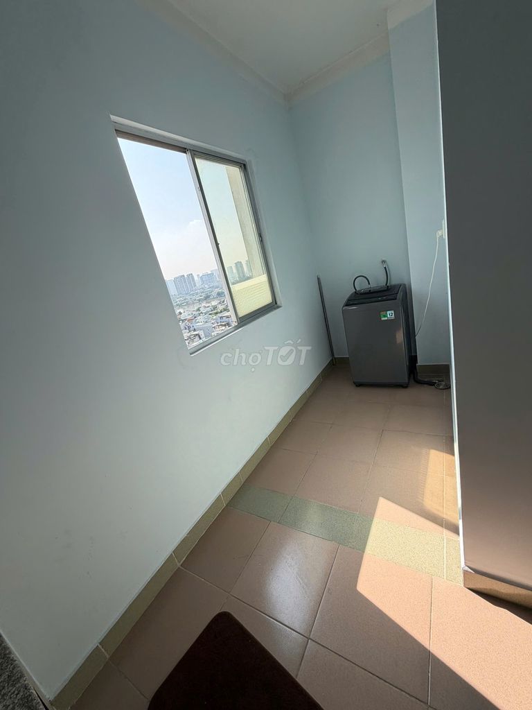 Rent the corner of two bedrooms. Two toilets, Chung cư Mỹ Kim on the 14th floor.
