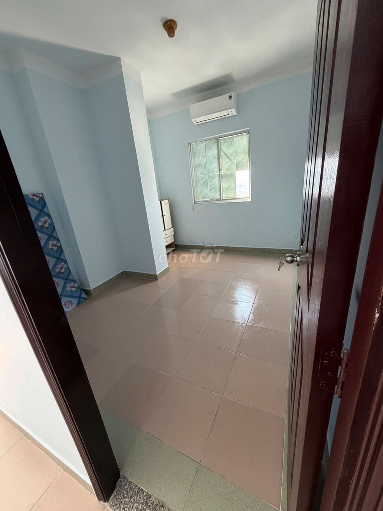 Rent the corner of two bedrooms. Two toilets, Chung cư Mỹ Kim on the 14th floor.