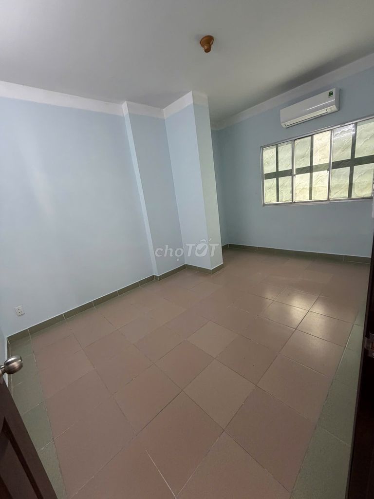 Rent the corner of two bedrooms. Two toilets, Chung cư Mỹ Kim on the 14th floor.