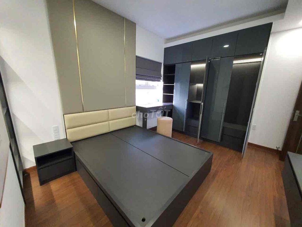 Hot..Richmond rents three rooms. ntcb 17 million.