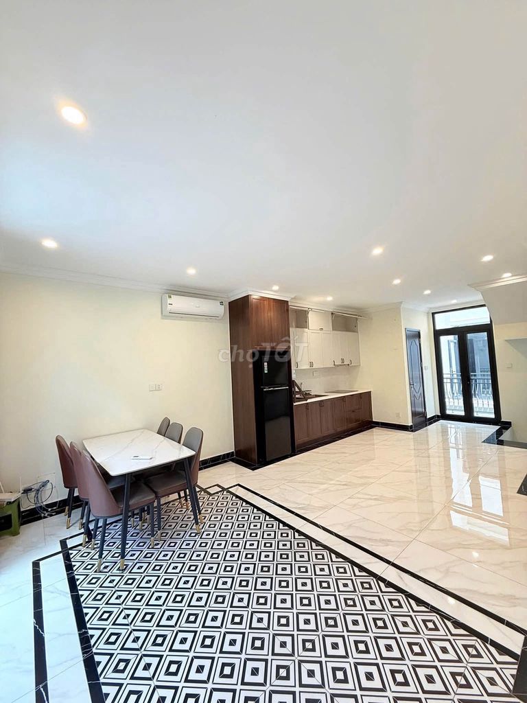 Rent a 5-story Sao Biển 6 Vincom
