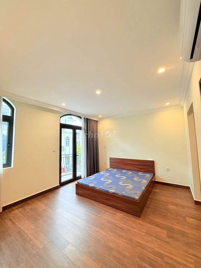 Rent a 5-story Sao Biển 6 Vincom