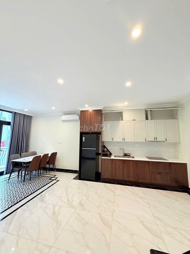 Rent a 5-story Sao Biển 6 Vincom