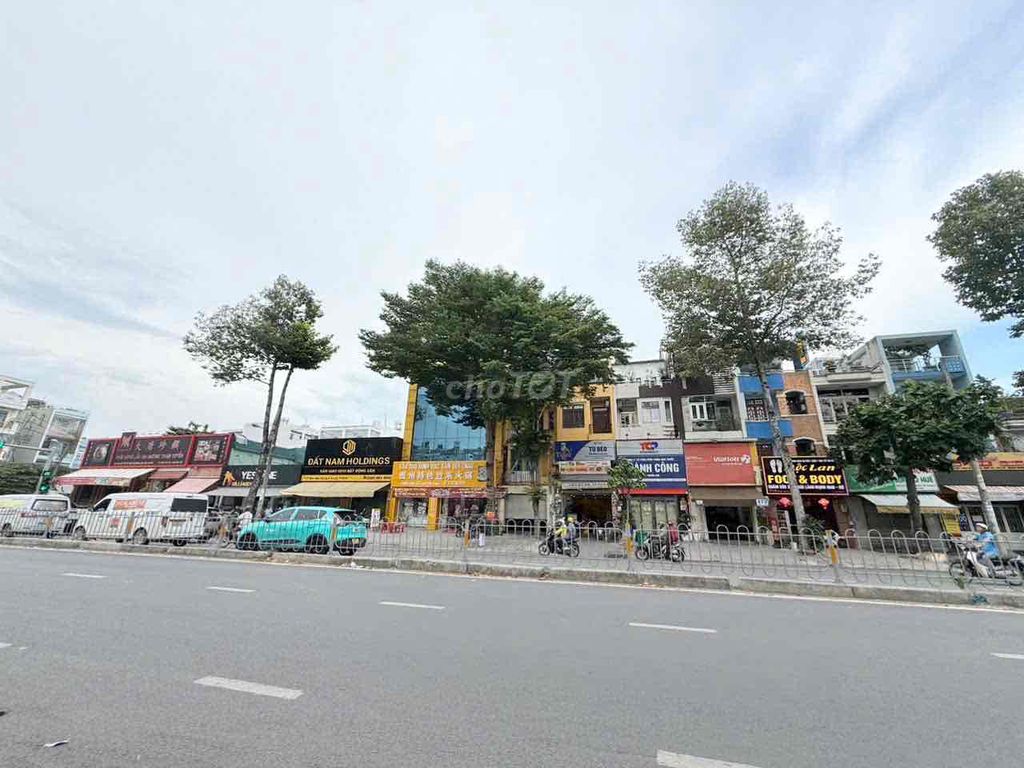 Tên Lửa area - Next to 29 -6 bedrooms, 6 toilets cost 18 million