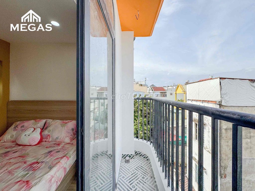Rent apartment 25 meters of balcony at the market.