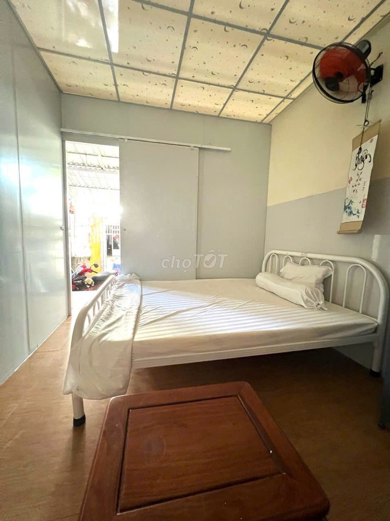 Rent a Lê Văn Lương private toilet, 2 million.