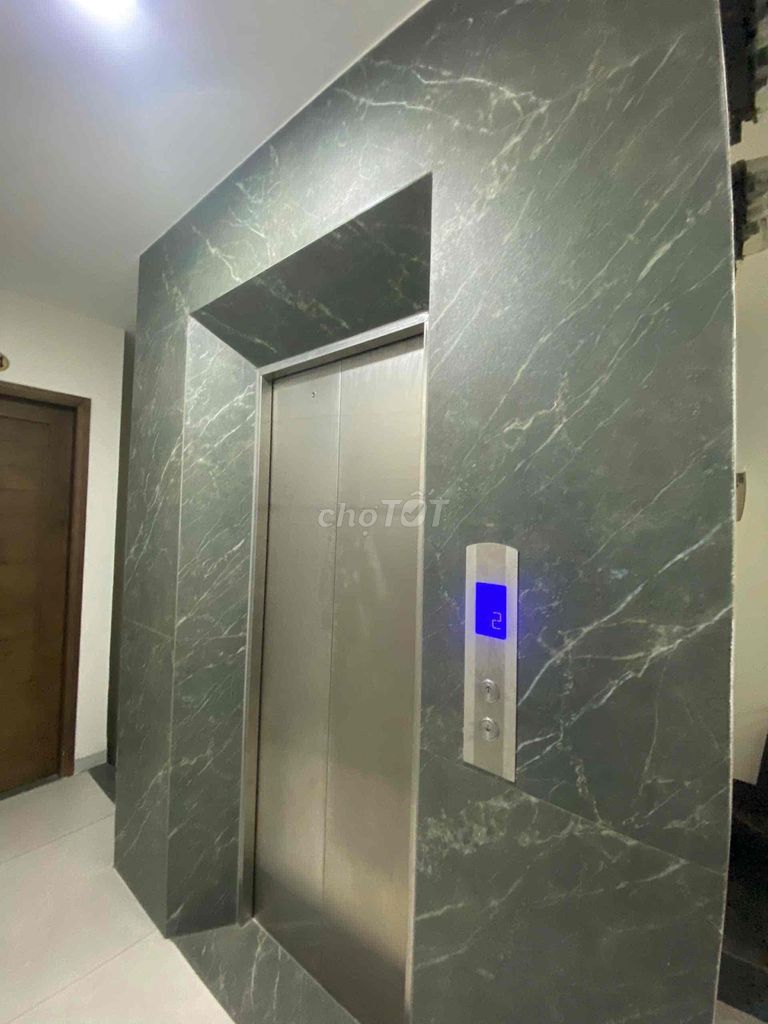 500 deposits - near the ostrich market - full furniture - elevator