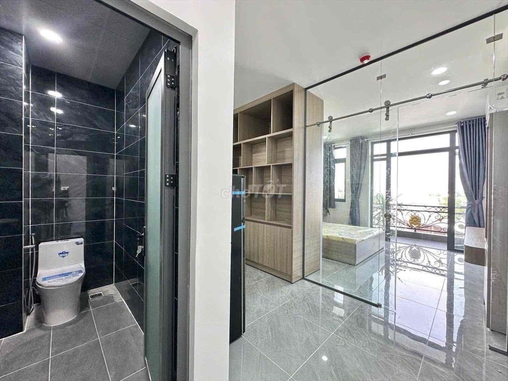 Rent a bedroom, balcony, full interior.