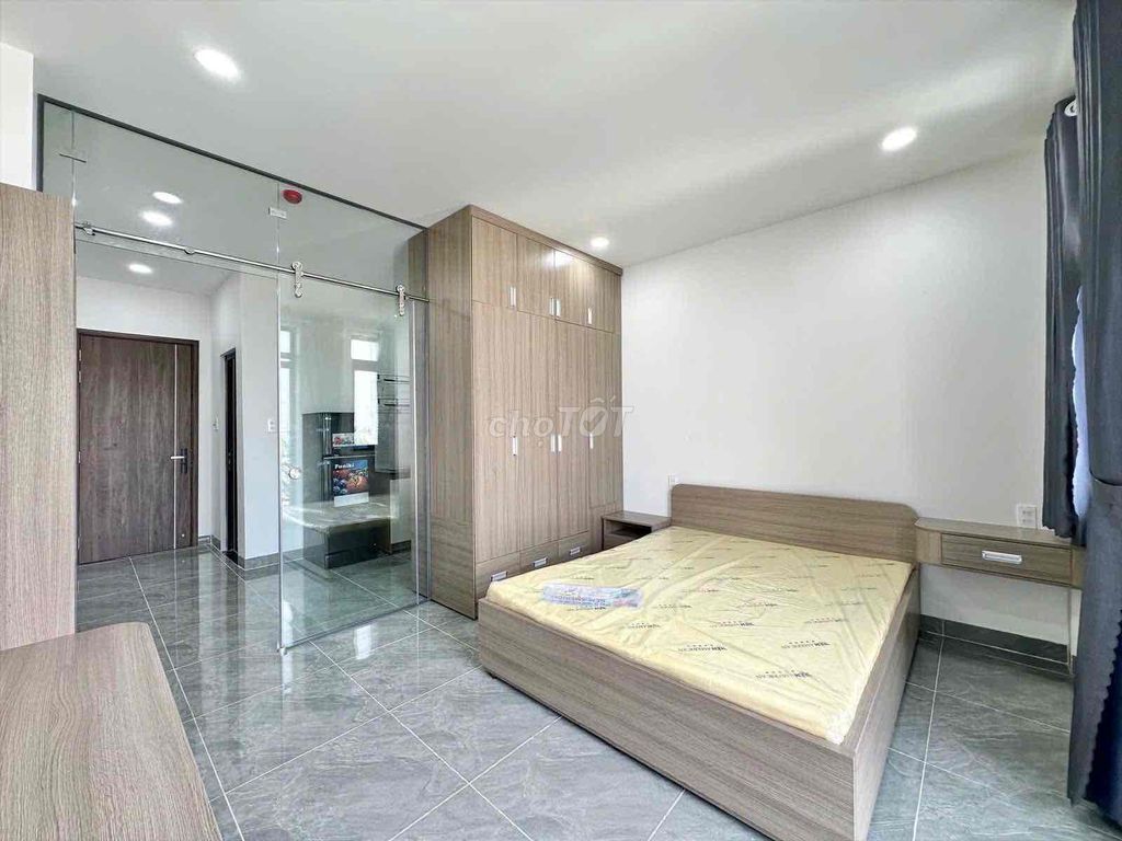 Rent a bedroom, balcony, full interior.