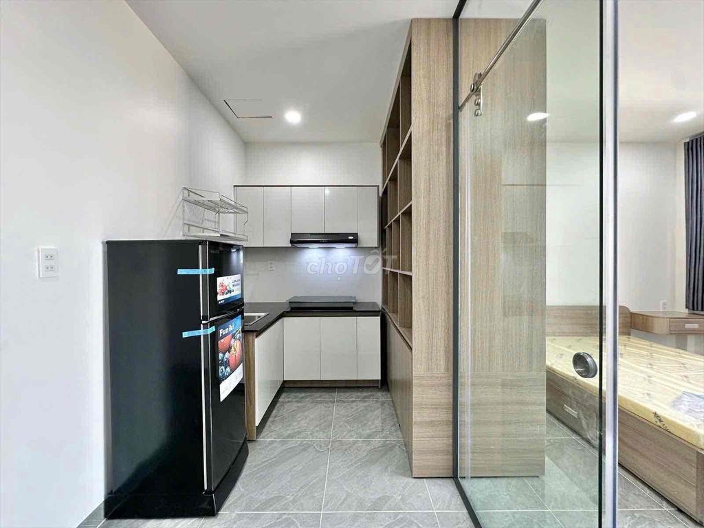 Rent a bedroom, balcony, full interior.