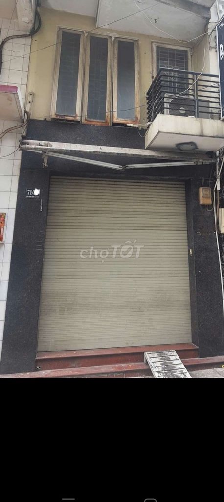 It's the owner who needs to rent the entire alley. 8 meters in front of a four-story security area.