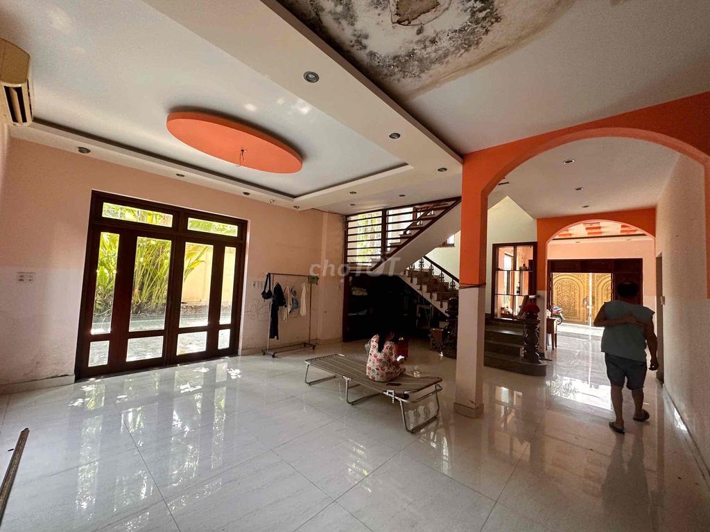 To rent the airport villa: 20 x 20 is 2 Tân Bình