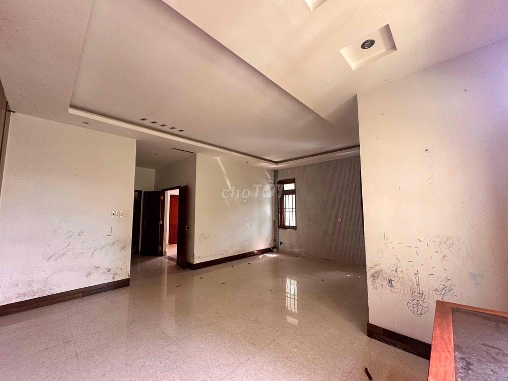 To rent the airport villa: 20 x 20 is 2 Tân Bình