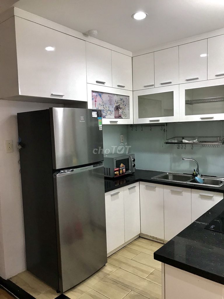 share 1 large apartment room - just 5.5 million.