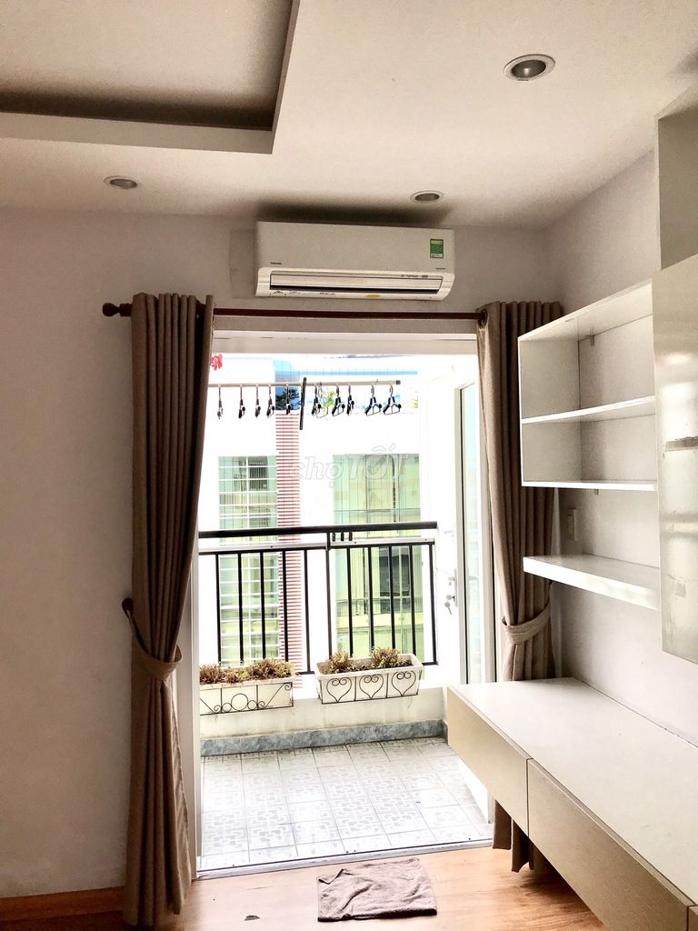share 1 large apartment room - just 5.5 million.