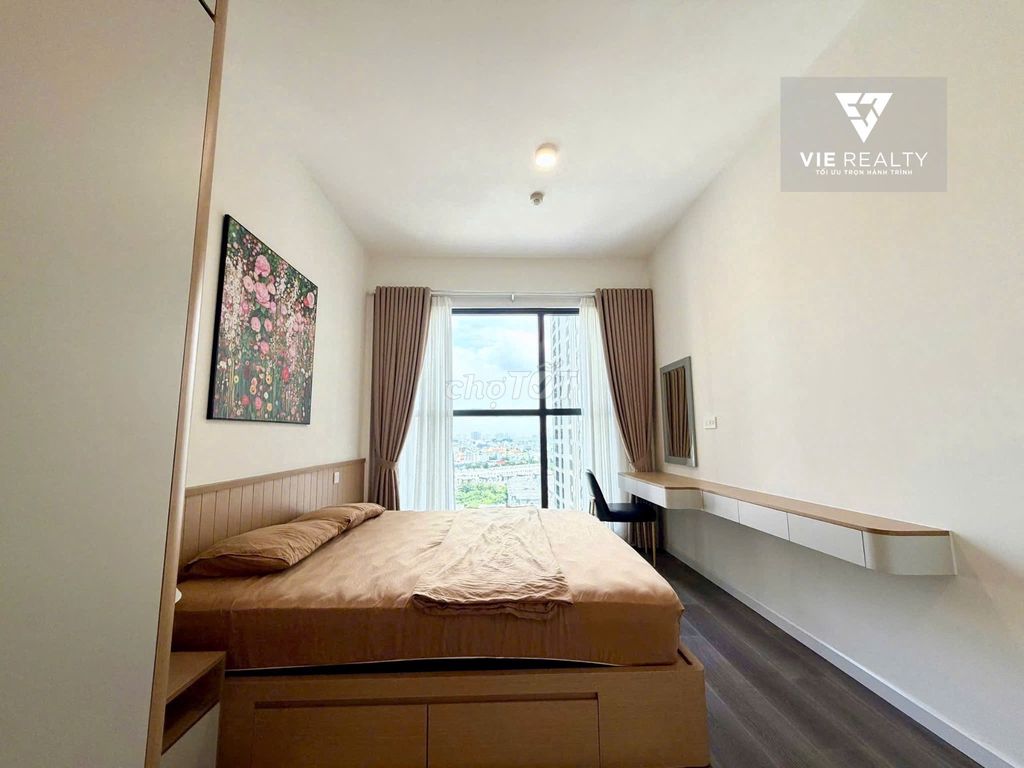 Rent two new furniture rooms. He only took 19 million months of Victoria Village.