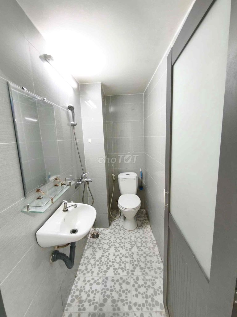 rented room near land mark 81 / metro - green verse /hutech