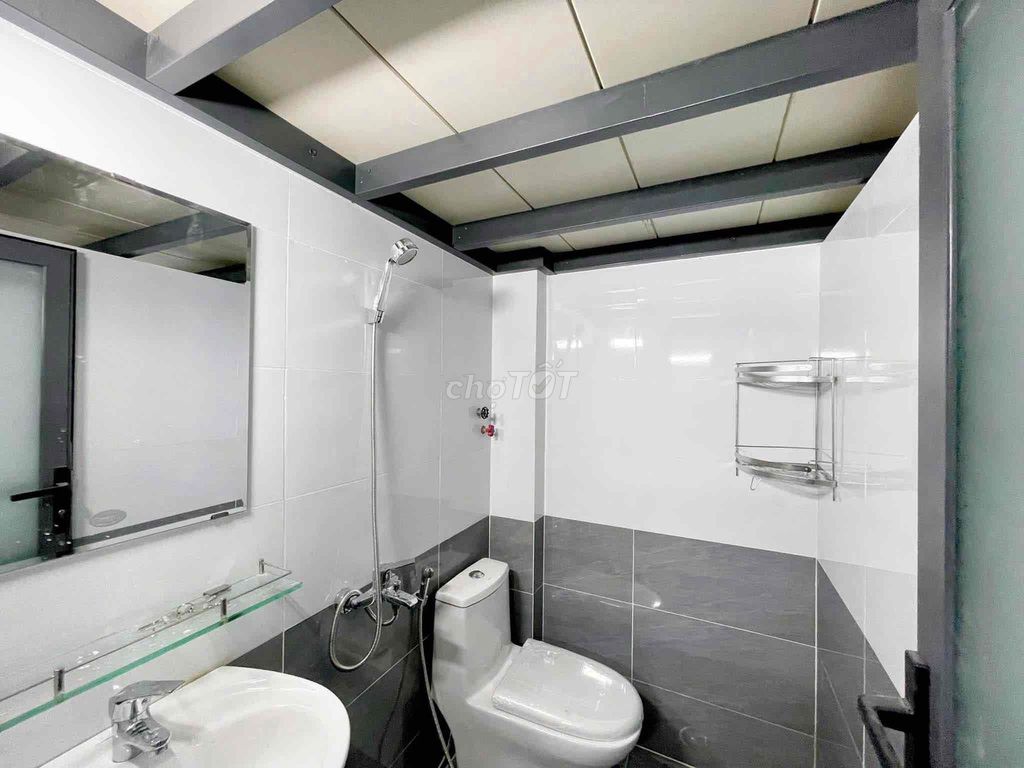 renting apartment window service elevator next door vlu