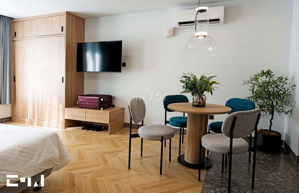 Rent the service apartment 30 meters 2 at Nguyễn Hữu Cảnh near Pearl Plaza and District 1.