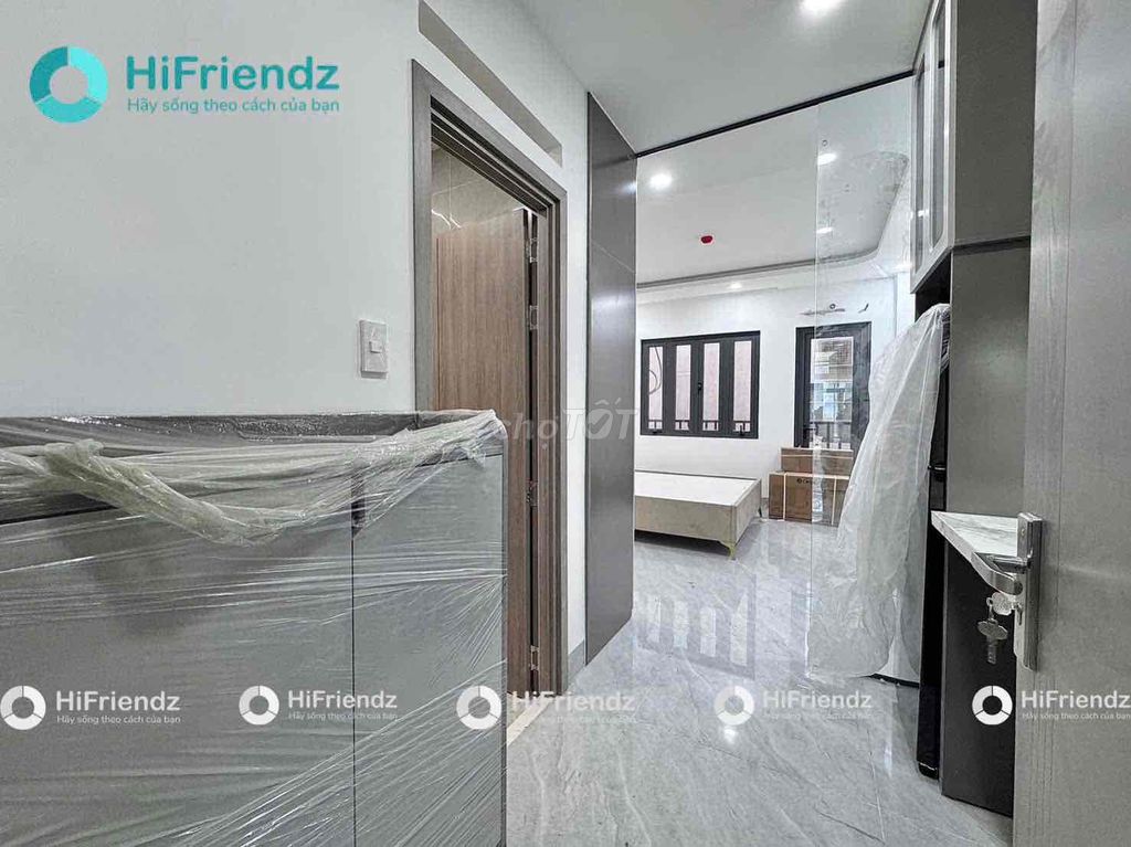 Open the apartment. A balcony bedroom, elevator near four green rows.