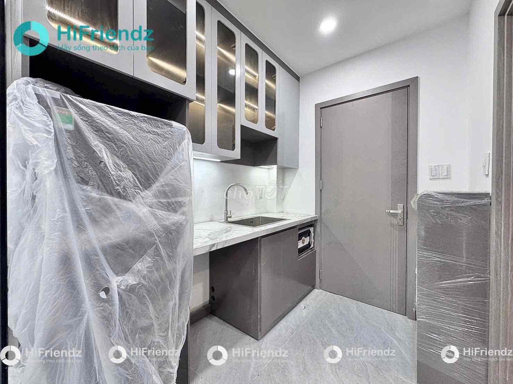 Open the apartment. A balcony bedroom, elevator near four green rows.