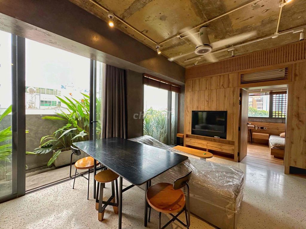 High-class apartment, swimming pool, border protection, 24 hours, close to four green rows.