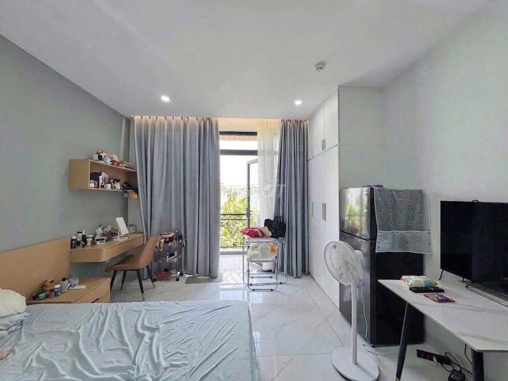 The balconies -- full interiors right at the doctoral University --Phan Văn Trị.