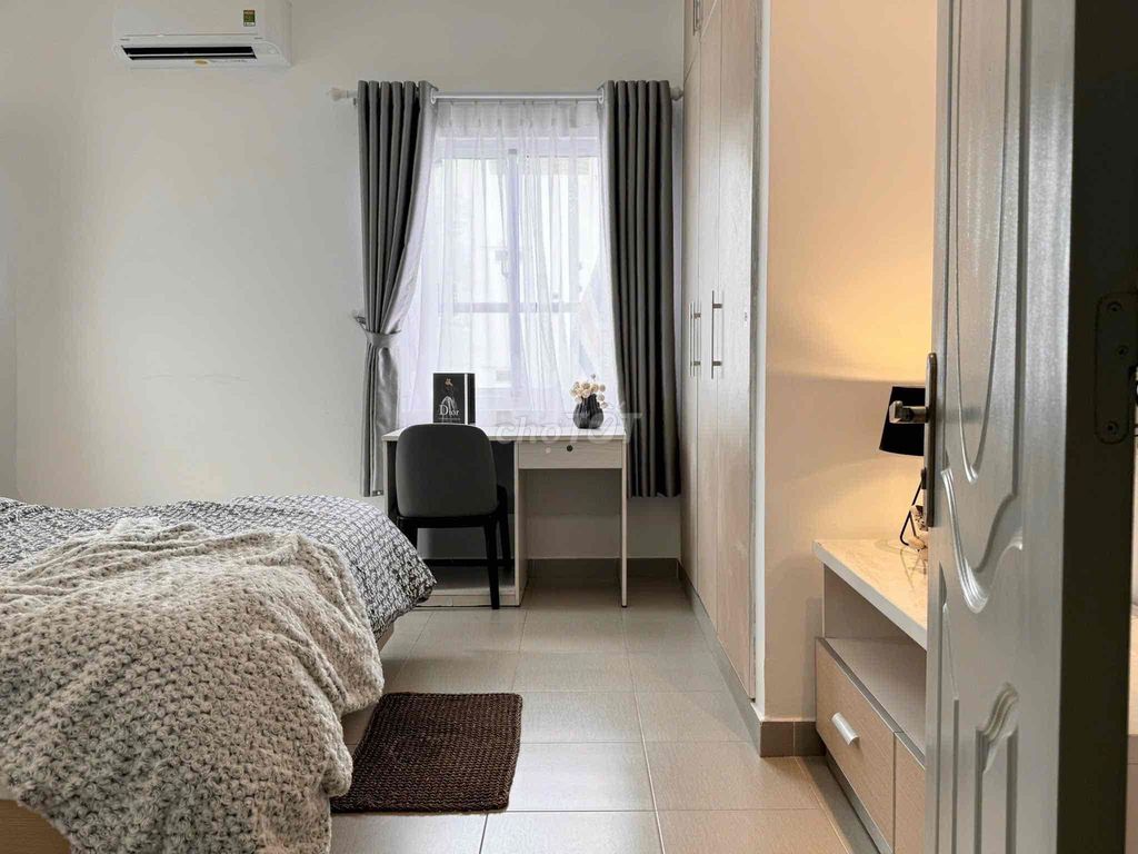 The House of One Bed Near the Tantage Airport and the Great Planning Park, the "Swinburne"