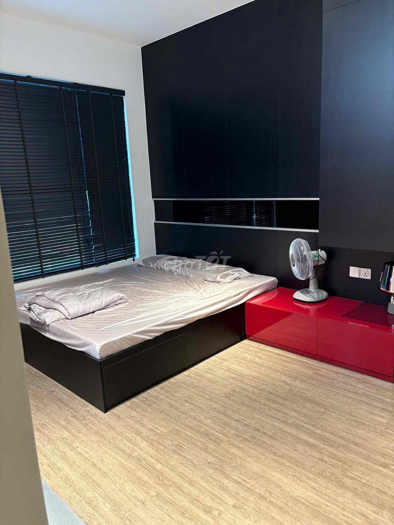 It's the owner of the two bedrooms - 18 million - Full interior - Nguyễn Hữu Thọ