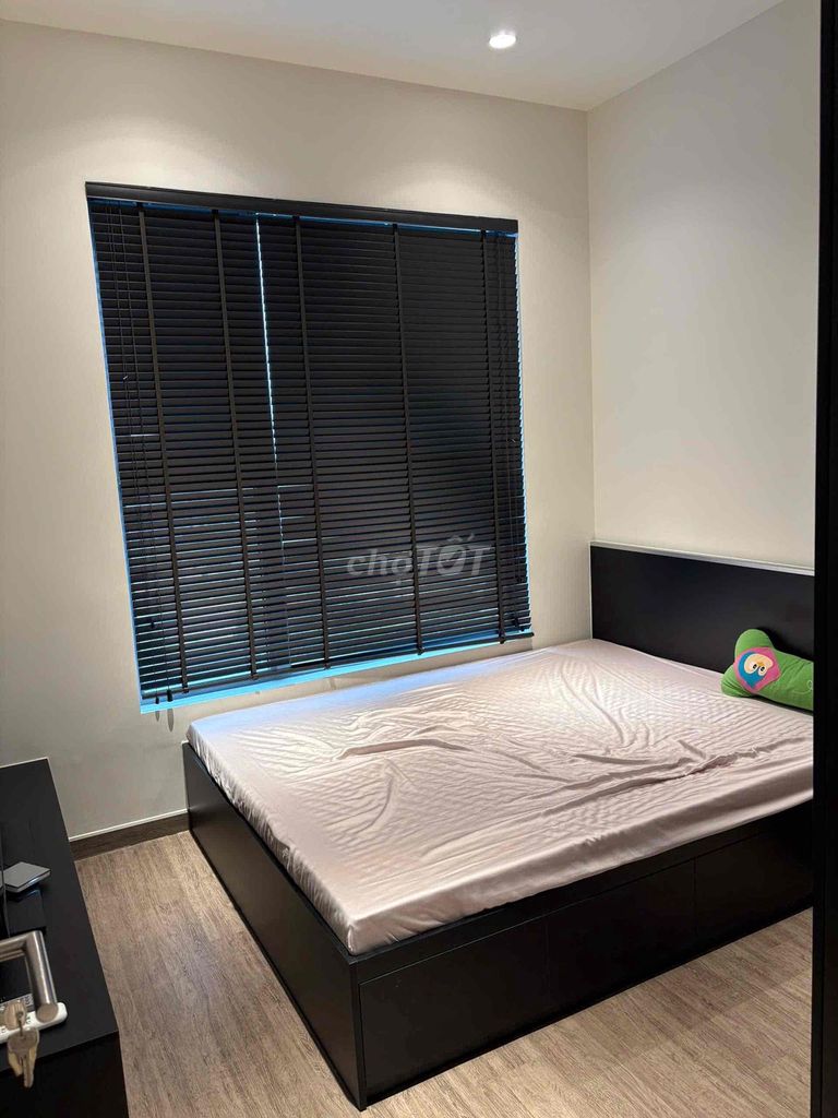 It's the owner of the two bedrooms - 18 million - Full interior - Nguyễn Hữu Thọ